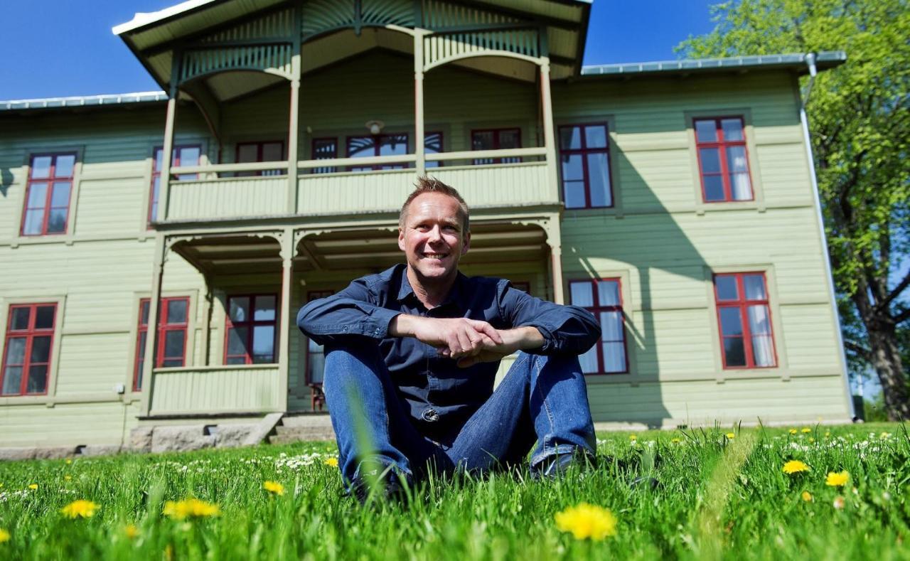 Ronneby Brunnspark Vandrarhem Och B&B Exterior photo
